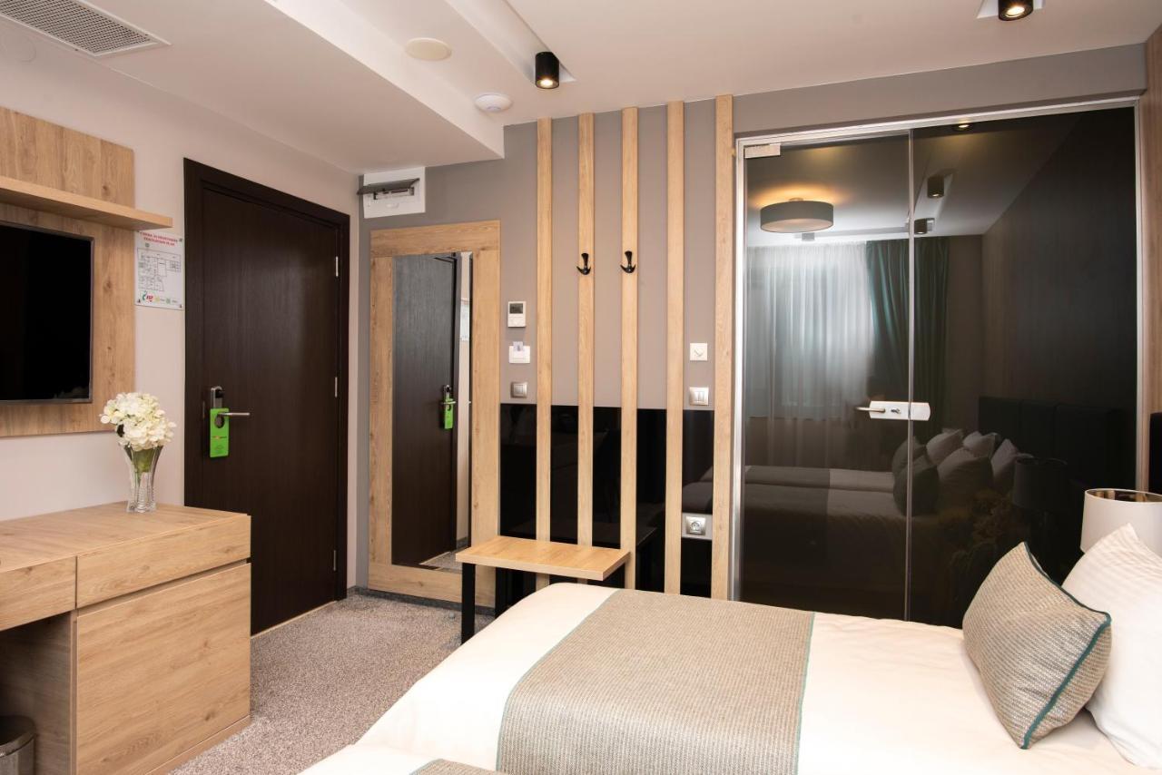 Family Hotel Business Club Shumen Exterior photo