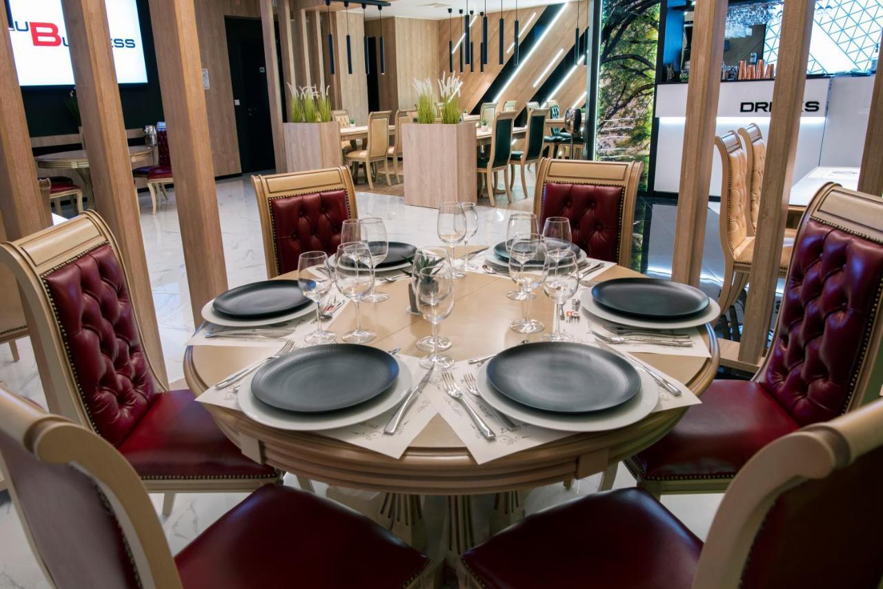 Family Hotel Business Club Shumen Exterior photo